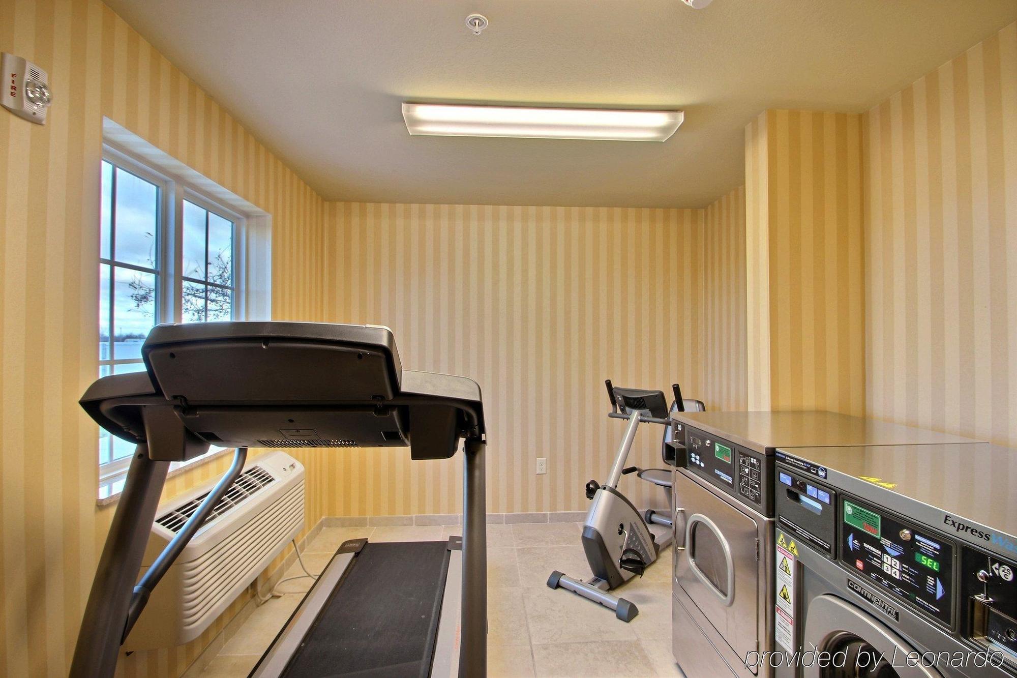 Boarders Inn & Suites By Cobblestone Hotels - ออชคอช ภายนอก รูปภาพ