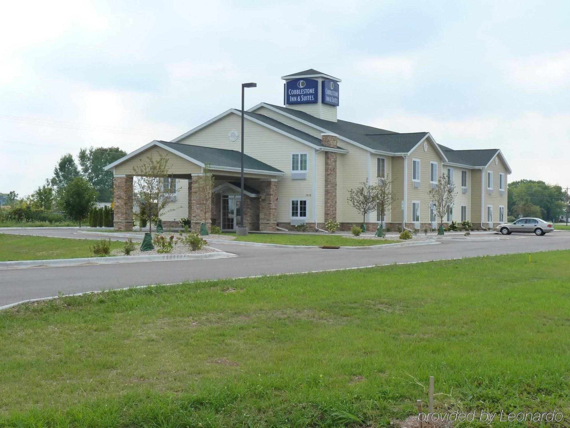 Boarders Inn & Suites By Cobblestone Hotels - ออชคอช ภายนอก รูปภาพ