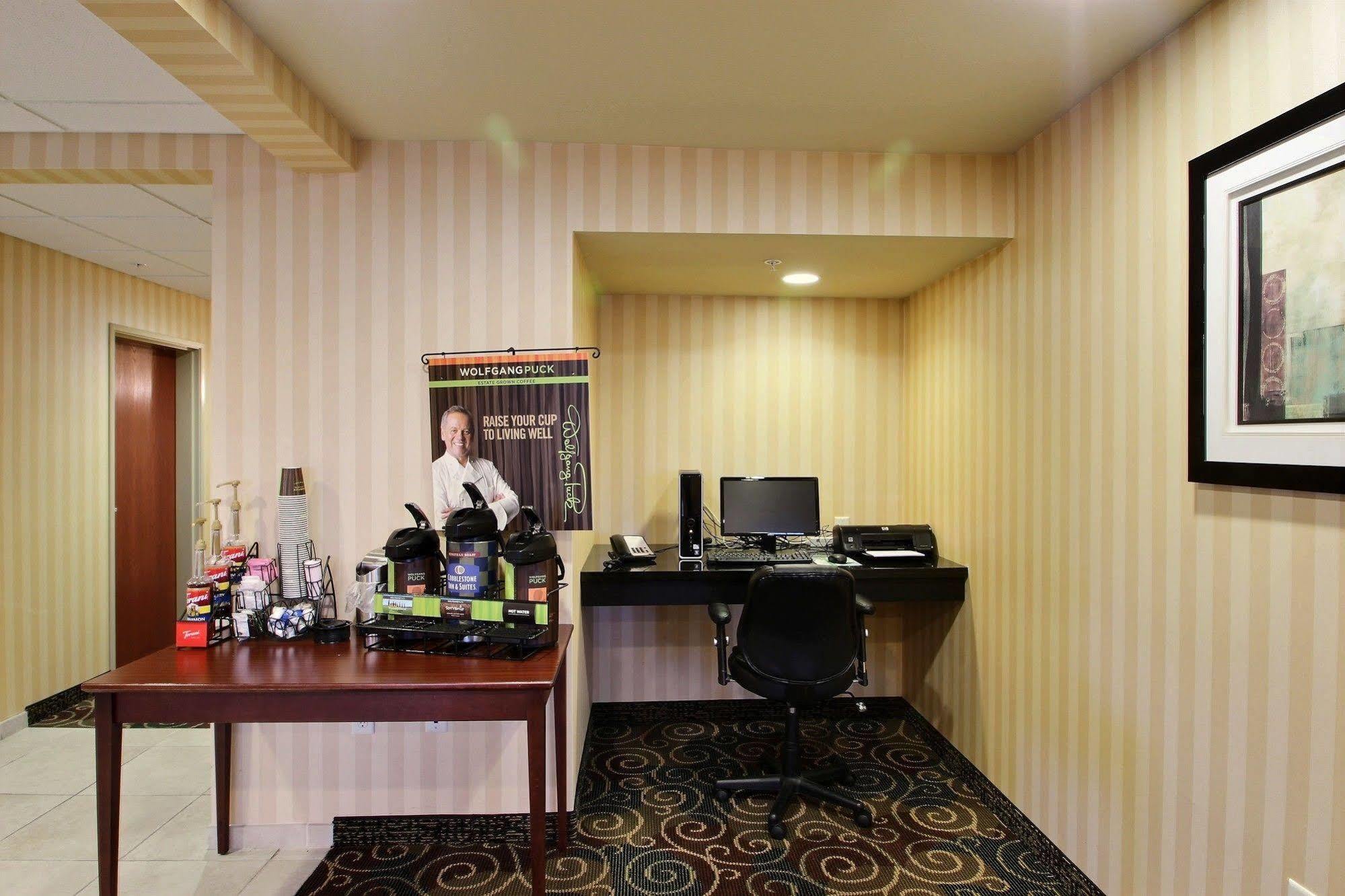 Boarders Inn & Suites By Cobblestone Hotels - ออชคอช ภายนอก รูปภาพ