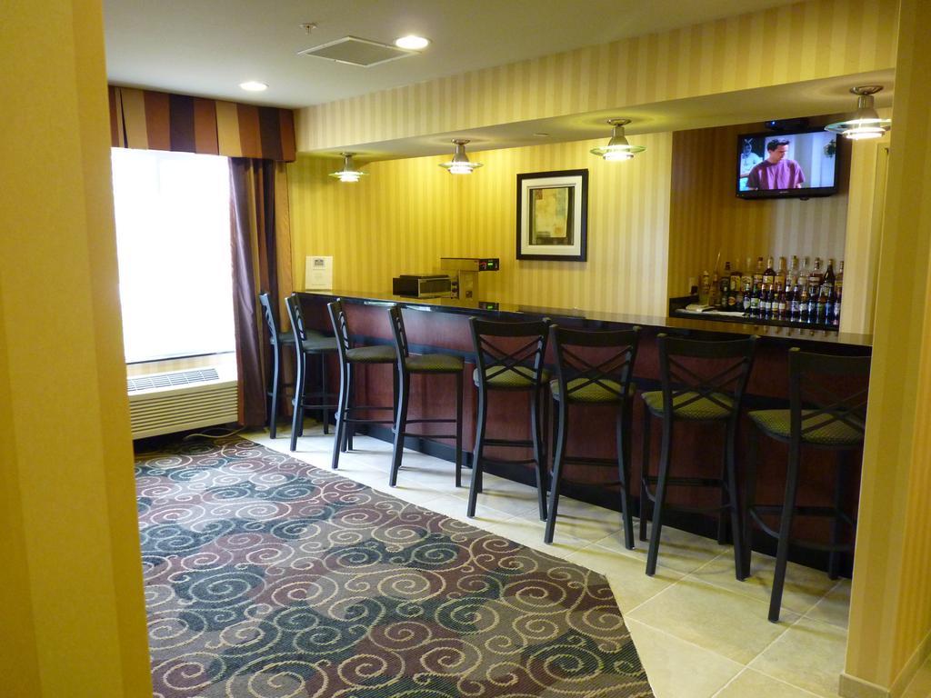 Boarders Inn & Suites By Cobblestone Hotels - ออชคอช ภายนอก รูปภาพ